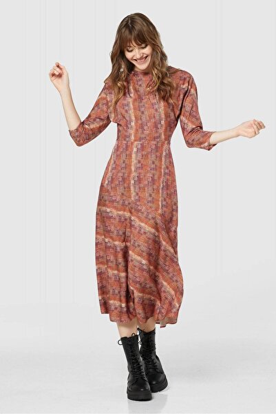 ROH Rochie imprimată Closet DR4600 Maro cu tiv asimetric.