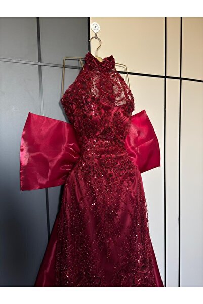 FASHION High-Neck Evening Gown with Sequins and Pearls, Featuring a Satin Bow...