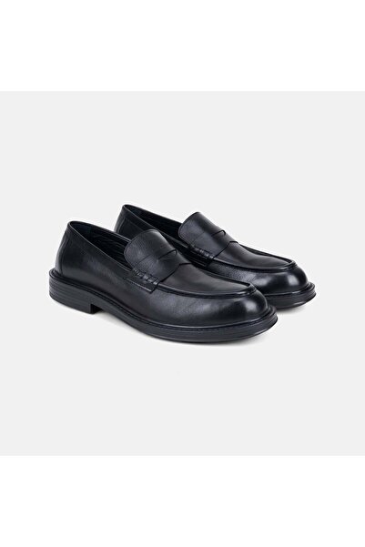 Desa Men's Black Leather Band Detailed Classic Loafer