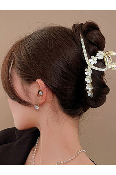 Take Two By Styli Embellished Floral Hair Clip