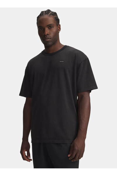 Under Armour 6014444-008 Ua M Hwt Os Wash Ss Черен мъжки тениска с кръгло дек...