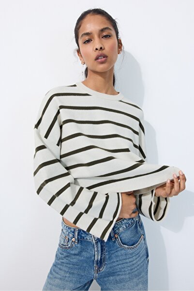 Stradivarius Geniş kollu crop triko kazak