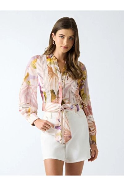 Guess PEMBE DESENLİ KADIN BLUZ