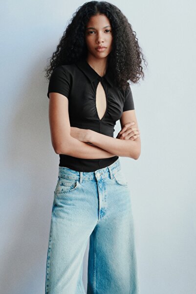 Pull & Bear Pencere detaylı kısa kollu üst