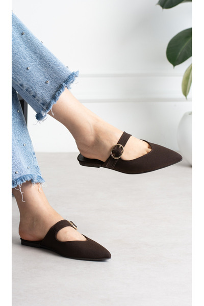 LORENN SHOES نعال نسائي من ناديا باللون البني غير اللامع مع حزام من الساتان و...