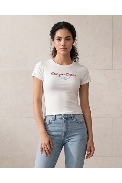 REDTAG تي شيرت نسائي مطبوع عليه صورة باللون الأبيض