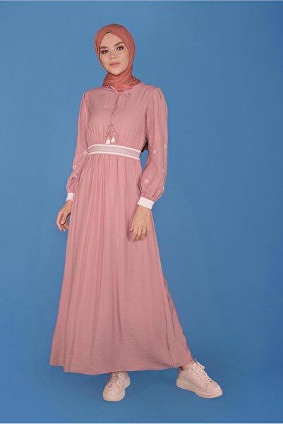 Alvina فستان بياقة دائرية وأكمام مطرزة 41697