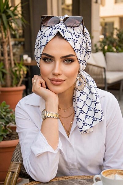 Aişe tesettür Saks Beyaz Retro Desen Tokalı Bone