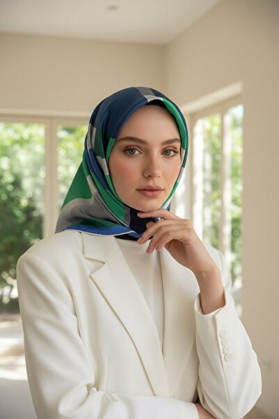 Vissona %100 Twill İpek Geometrik Desenli Zümrüt Yeşili - Saks Renkli 90x90 E...