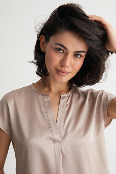 Silk and Cashmere Vizon Monica Saf İpek V Yaka Kısa Kollu Bluz
