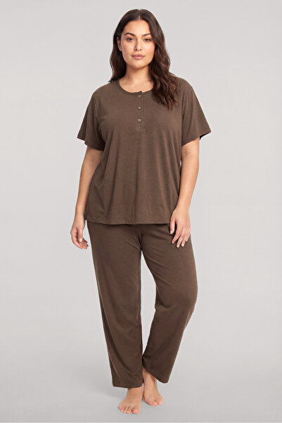 Akbeniz Σετ πιτζάμες μεγάλου μεγέθους με κουμπιά και κοντά μανίκια σε καφέ χρώμα