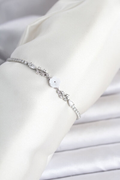 Lisinya Brass Silver Color Flower Model Waterway Women's Bracelet -