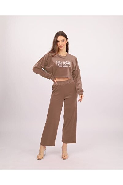 Clyfora طقم بيجامة قصيرة من القطيفة من Be Real Not Perfect