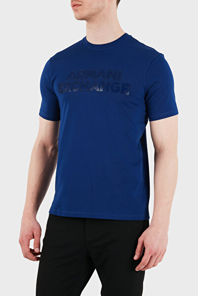 Armani Exchange تي شيرت رجالي من القطن بشعار وياقة دائرية وقصة ضيقة XM002413 ...