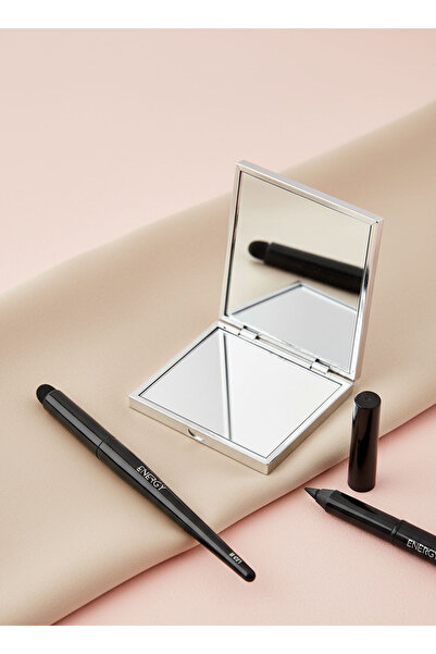Yallabena فرشاة كونسيلر على شكل رصاصة 💄 ✨   فرشاة مكياج دقيقة للخلط وتغطية ا...