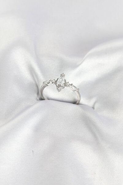 Lisinya Silver Color Vintage Model Zircon Stone Ring -