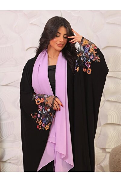 Classy She عباءة أنيقة ومطرزة بشكل رائع