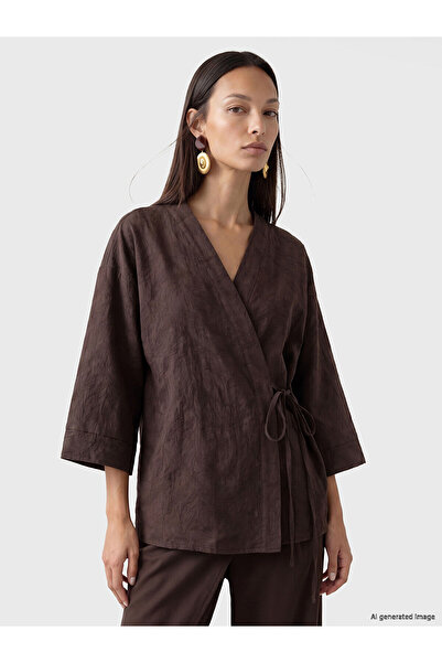 LC Waikiki Nevavm Double-Breasted Collar Oversize Women's Kimono with a Diffe...