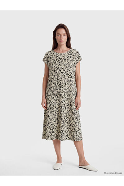 LC Waikiki Rmz Gi̇yi̇m Farkiyla Zero Roba Collar Embroidered A-Line Dress