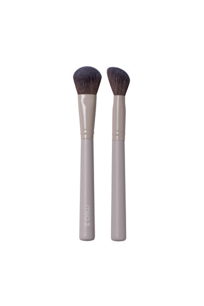 Iuliana Sandu, Misa 04 Blush Brush