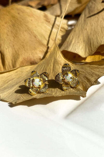 Spossy Silver Jewelry 925 Ayar Gümüş, Gold, Opal Taşlı Papatya Küpe