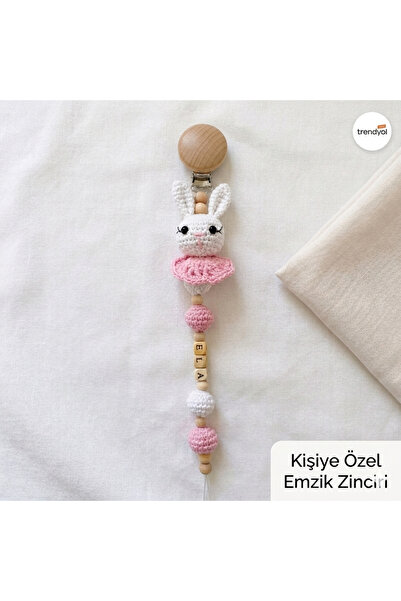 Taze Kal Kişiye Özel İsimli Amigurumi Tavşan Emzik Zinciri – Doğal Ahşap ve E...