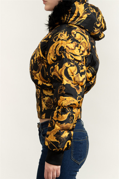 👜 Tarzınızı Yansıtın! Versace Jeans Couture ile Şıklığı Yakalayın
