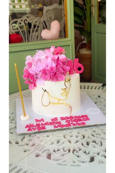 YA Creative Studio Kadın Silüetli Altın Aynalı Pleksi Pasta Süsü Cake Topper ...