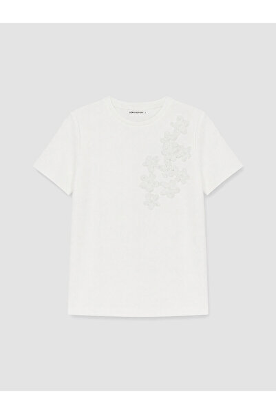 LC Waikiki Nevavm Women's T-Shirt with Oval Collar and Floral Embroidery