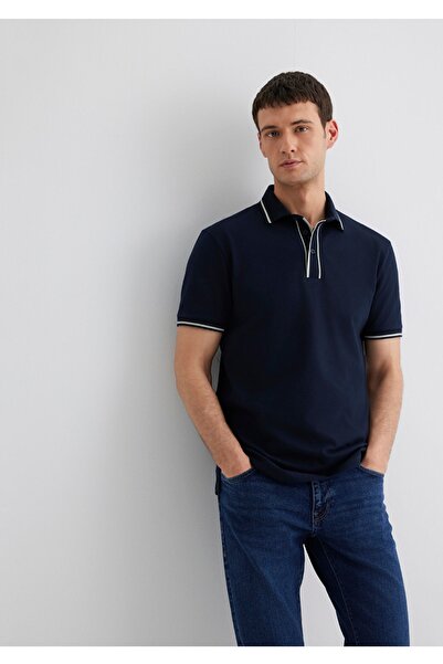Mavi Tricou cu guler polo, croială normală, cu detalii la guler.