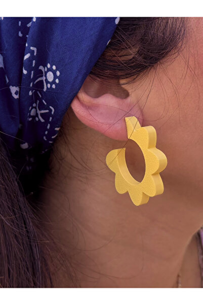 Happiears Retro Flower Shaped Lightweight Women's Earrings