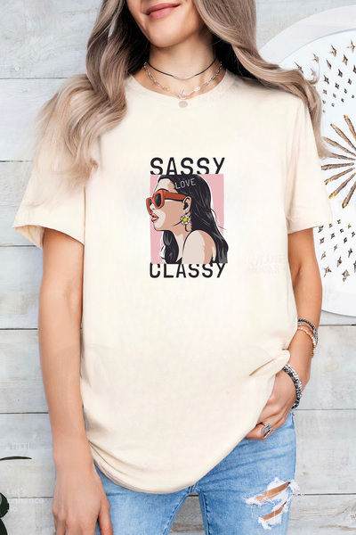 Sarah's Boutique Women's T-shirt – 100% cotton – Sassy Classy