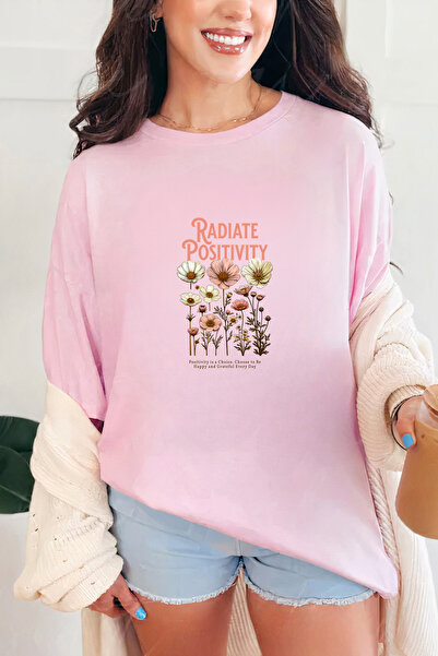 Sarah's Boutique Women's T-shirt – 100% cotton – Radiate Daisies