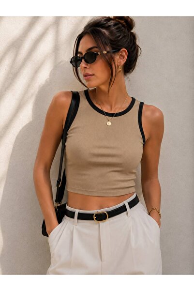 Cherry Butik Ribbed Zero Sleeve Crew Neck Crop Blouse