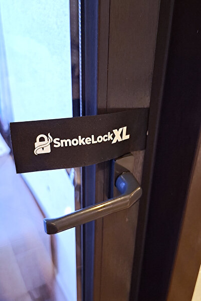 SmokeLock XL | Kapı Sabitleyici ve Pencere Rüzgar Kilidi (Siyah)