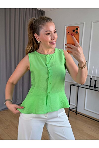 Size Özgü Yeşil Etek Ucu Volanlı Kolsuz Bluz