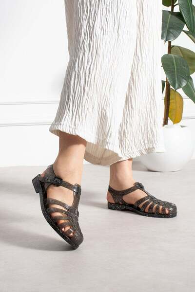 ShoeTek Ravi Women's Sandals with Ankle Strap and Buckle, Plastic Platinum