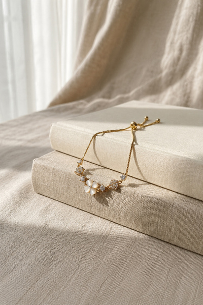 TREND COLLECTİON Gold Renk Yonca Figürlü Kadın Bileklik Taş Detaylı Pinterest Tasarım