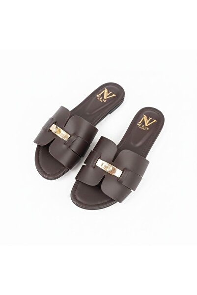 NE&VE SHOES شبشب نسائي مريح للاستخدام اليومي مصنوع من الجلد البني مع تفاصيل إ...