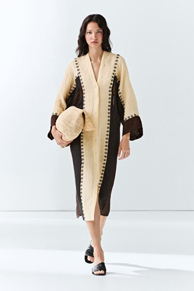 Massimo Dutti İşlemeli keten karışımlı kaftan elbise