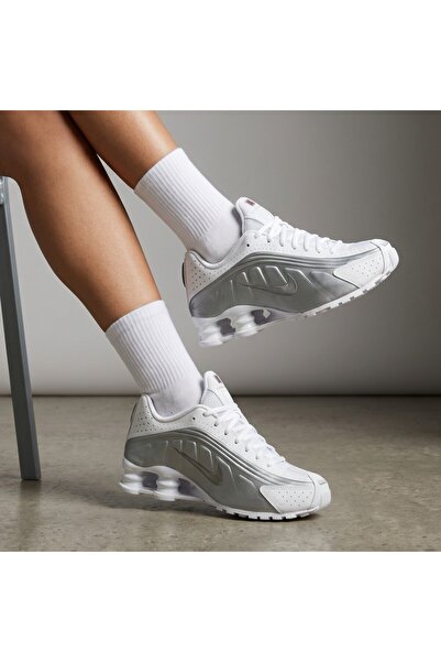 Nike Shox R4 White-Silver Casual Sneaker Sportie (Slim Fit)