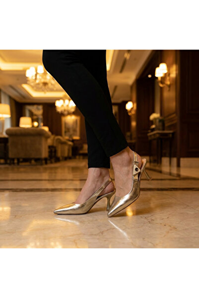 Letafia Vesta Triangle Buckle Detailed Heeled Shoes
