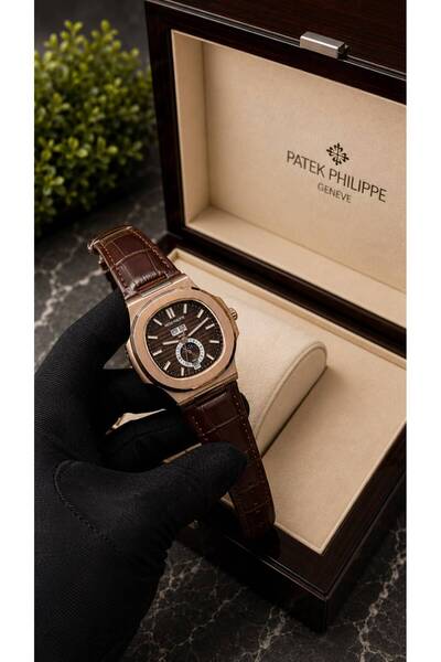 watchee Master quality automatic watch in leather strap