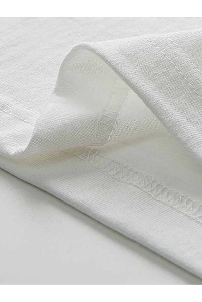 STITCHLY تي شيرت رجالي يتميز بتصميم تجريدي ملون لفقاعات كوكبية، مصنوع من مواد عالية الجودة ومتينة للأناقة اليومية.