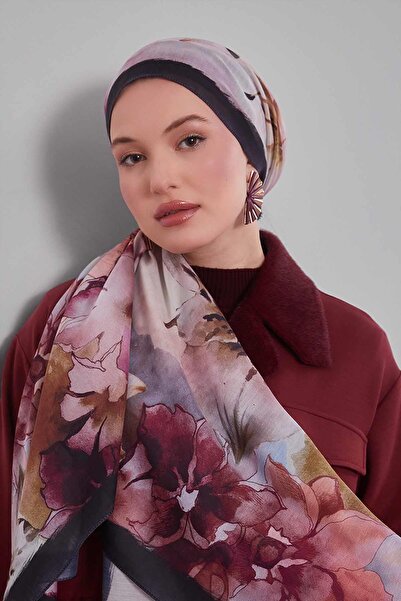 Levidor Black - Lilac Lily Printed Sport Shawl