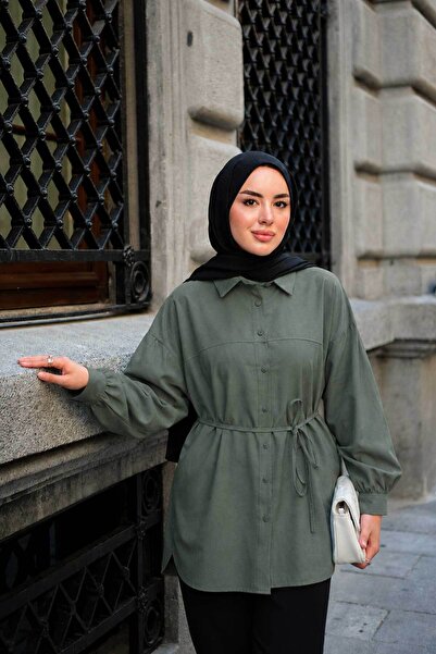 LOCCO قميص نسائي مودال بربطة أمامية عند الخصر باللون الأخضر الكاكي