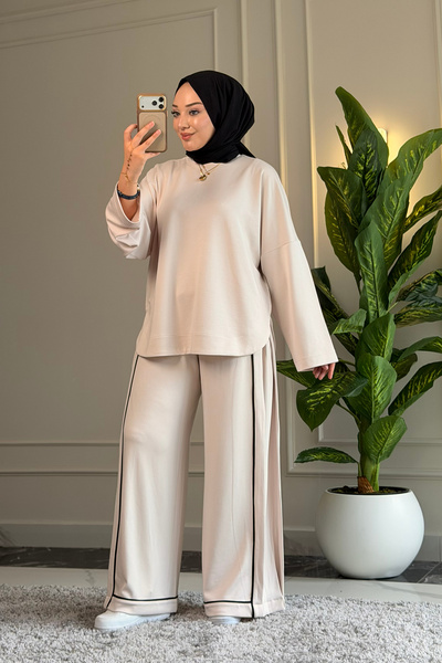 Suede Style 6498 - طقم نسائي أنيق ومريح من قماش الفيسكون الناعم المحبوك، مع ت...