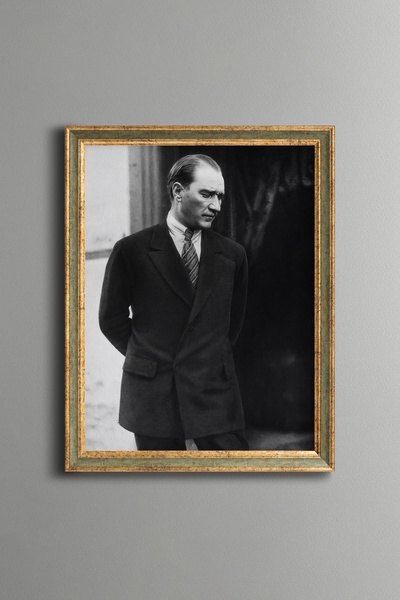 epiqart Ataturk - Vintage Patterned Painting - Fine Model