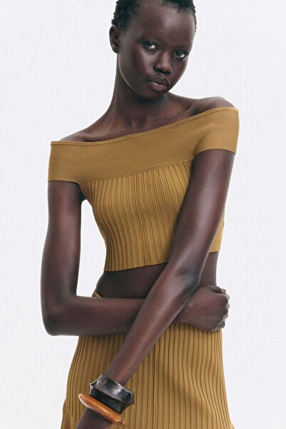 H&M Off-the-shoulder crop top