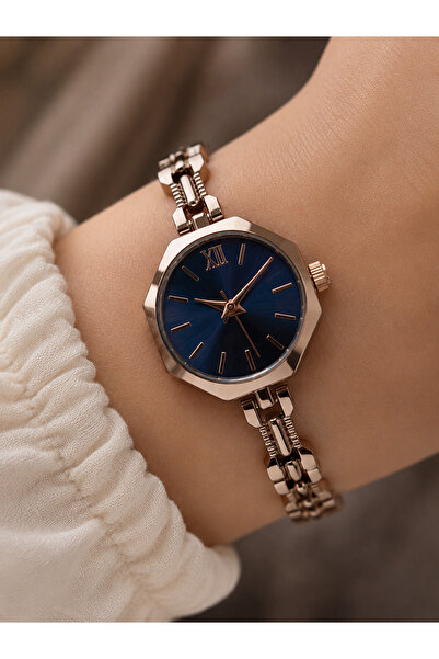 Weluxa Elegant Women's Wristwatch in Chocolate Color, Stylish Minimal Design,...
